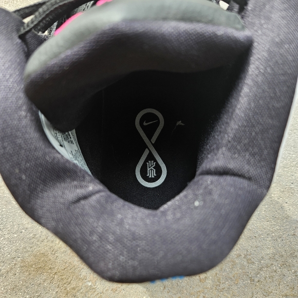 Nike Kyrie Infinity South Beach Shoes - Picture 10 of 11